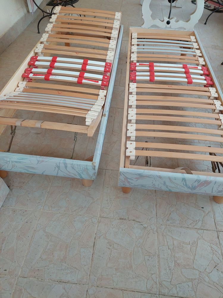 2 lits sommiers �  lattes modulables 120 La Tour-d'Aigues (84)