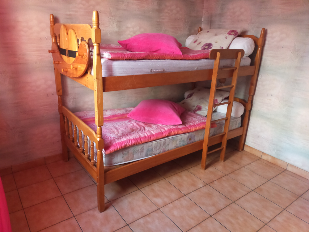 2 lits superposables avec �chelle et 1 matelas 70 Villeparisis (77)