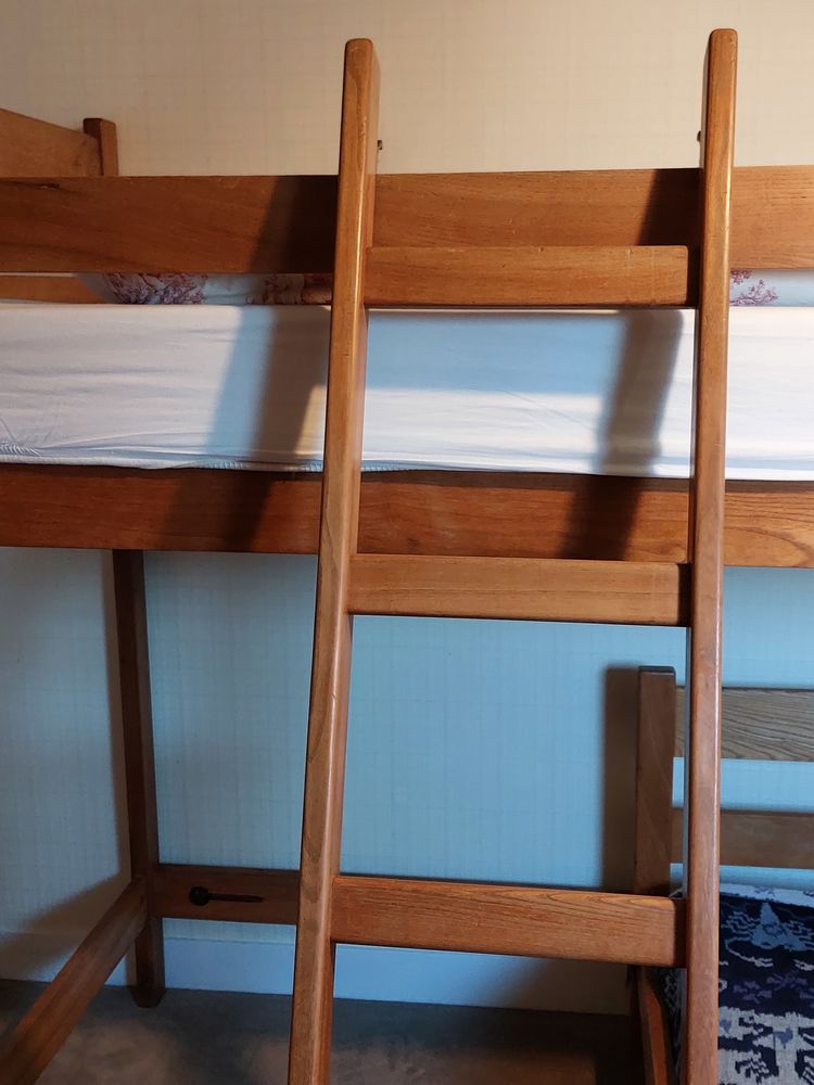 LITS SUPERPOSES EN ORME MASSIF 
400 Soisy-sur-Seine (91)