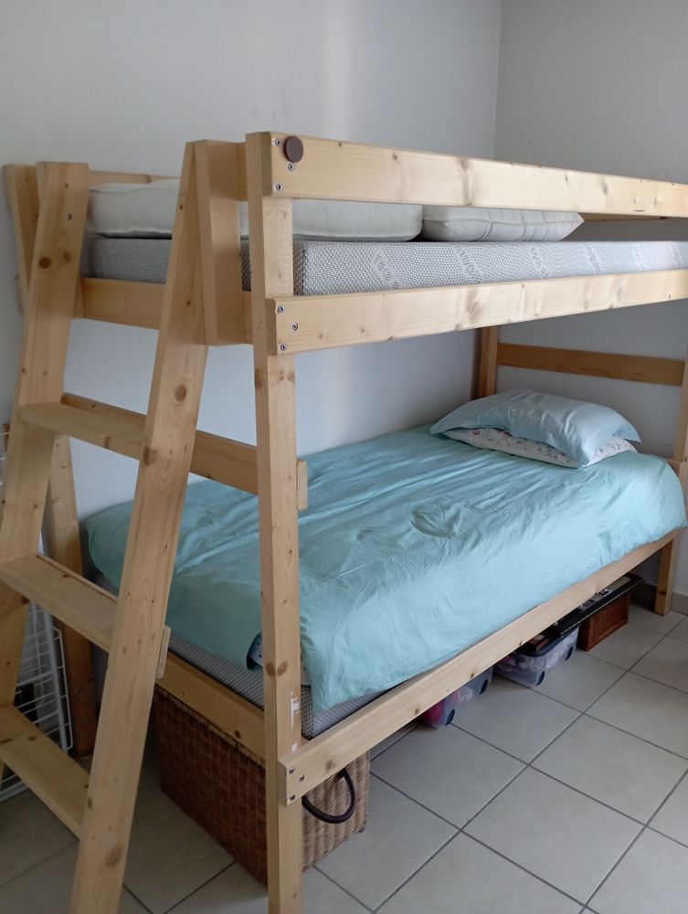 Lits superpos�s 250 Jassans-Riottier (01)