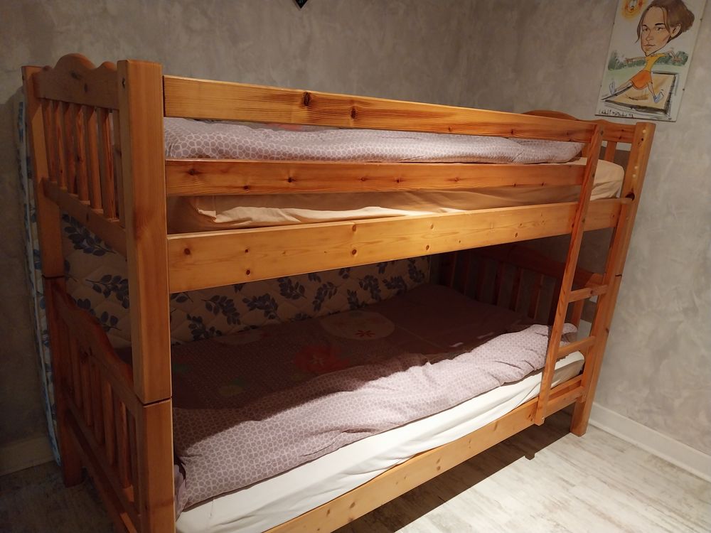 Lits superpos�s.
120 Lacapelle-Viescamp (15)