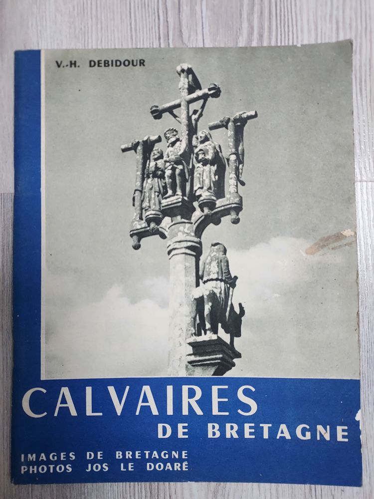 Livre  calvaires de Bretagne  7 Saint-Cirq-Lapopie (46)