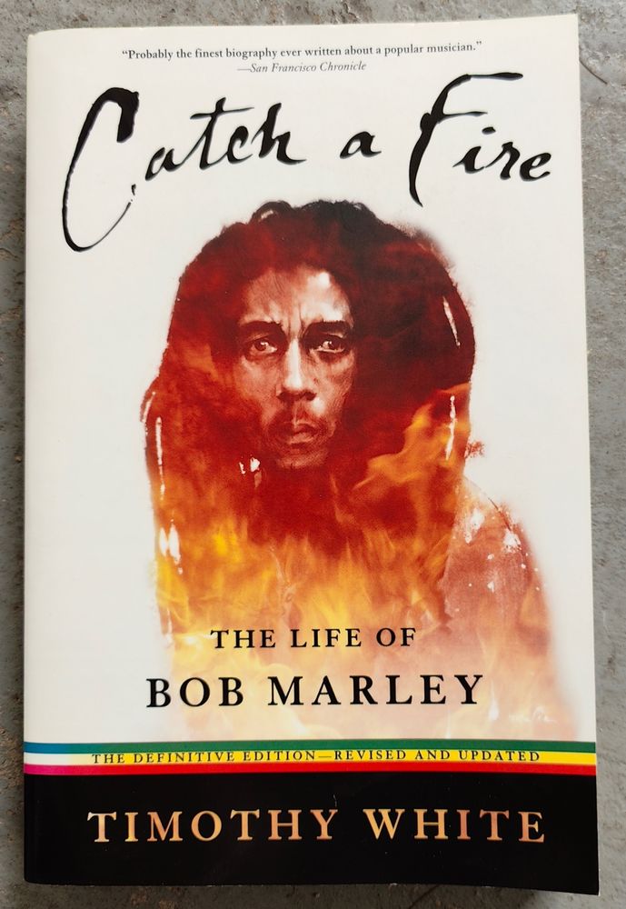 Livre  Catch a fire : the life of Bob Marley  de Timothy Whi 20 Saint-Ch�ron (91)