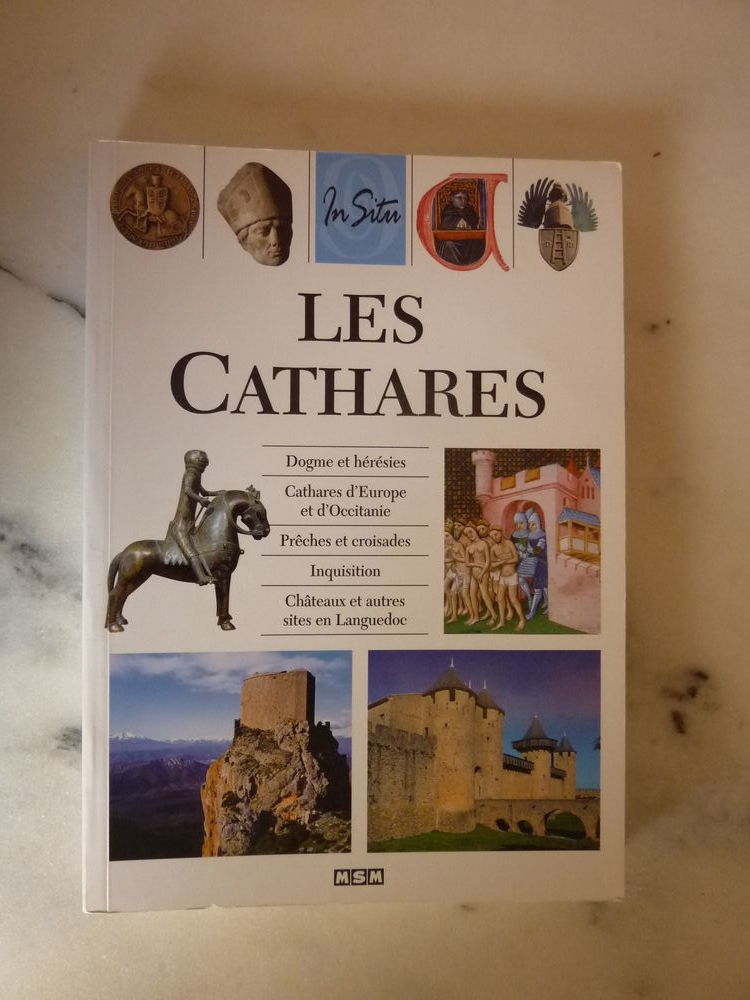 Livre  Les Cathares  10 Tassin-la-Demi-Lune (69)
