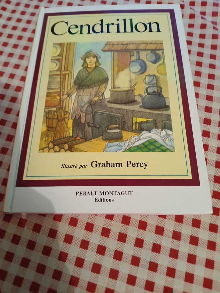 LIVRE CENDRILLON ILLUSTRE PAR GRAHAM PERCY 3 Triel-sur-Seine (78)