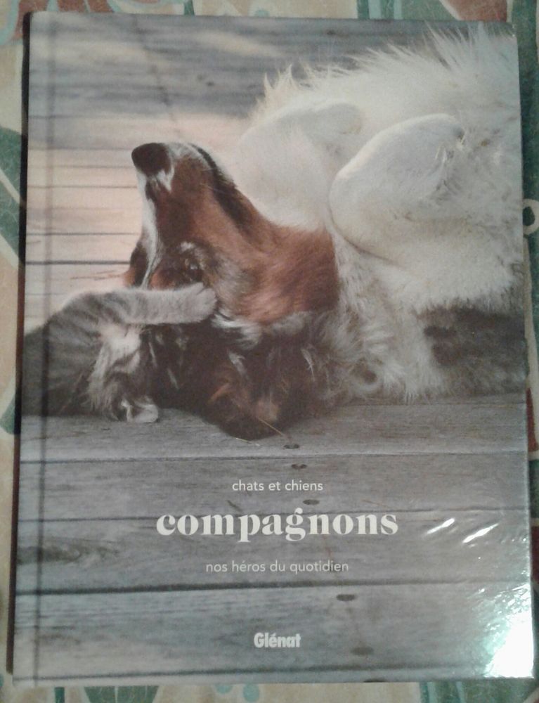 Livre Chats et chiens Compagnons  13 euros 13 Cramont (80)