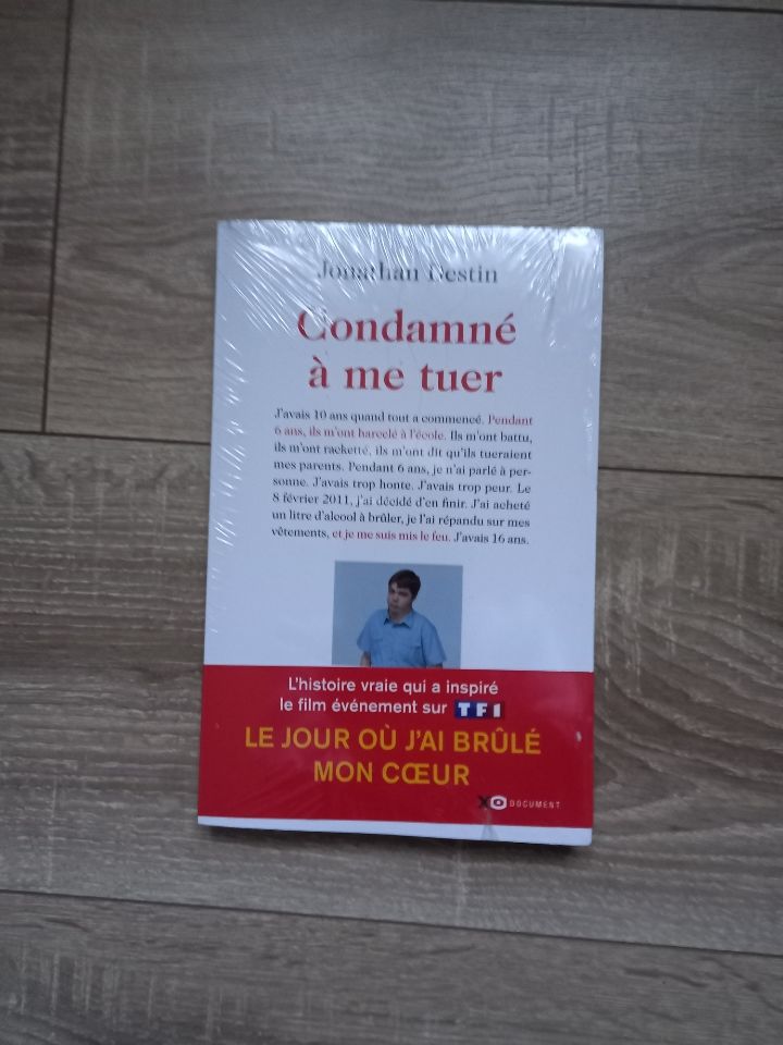 Livre  Condamn�  � me tuer  8.5 Villiers (86)