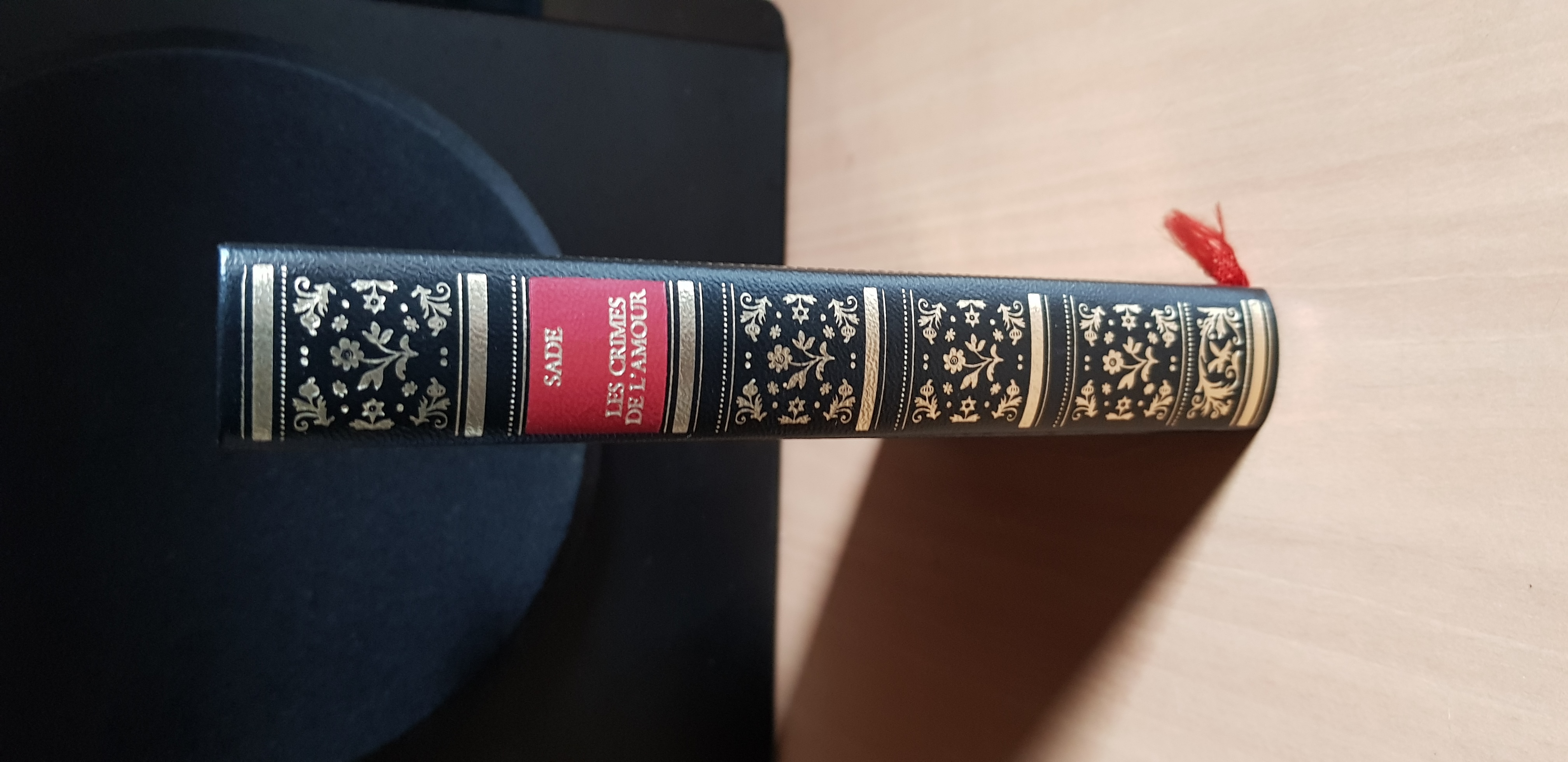 Livre  les crimes de l'amour  de Sade 10 Morsang-sur-Orge (91)