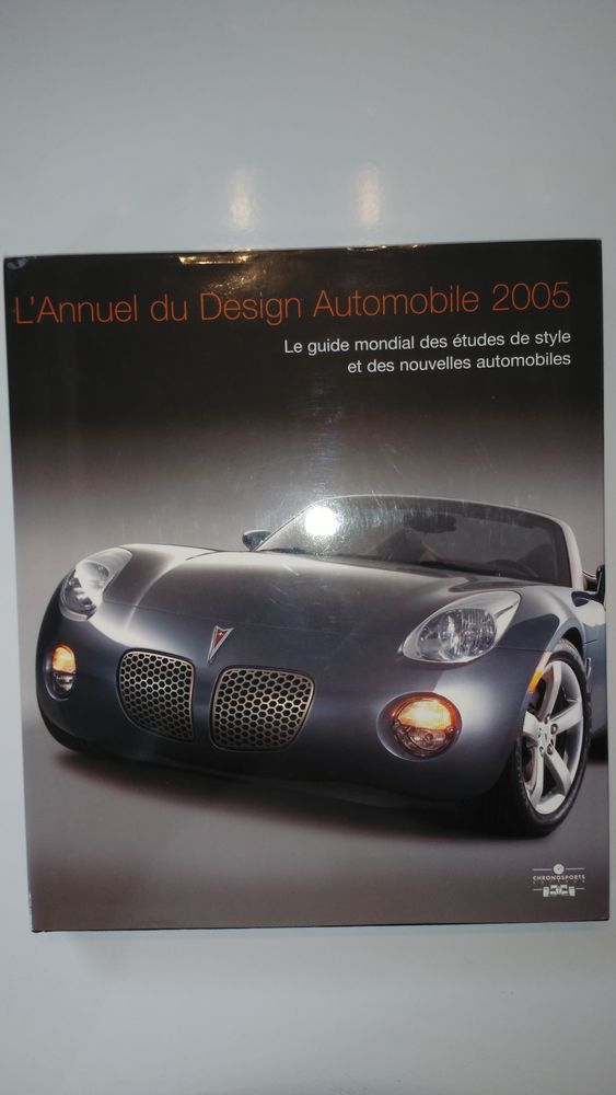 Livre:  Design Automobile 2005  6 Saintes (17)