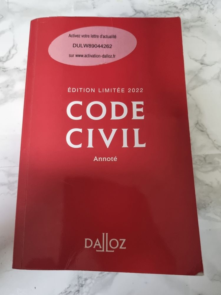 livre droit civil 9 Lyon 8 (69)