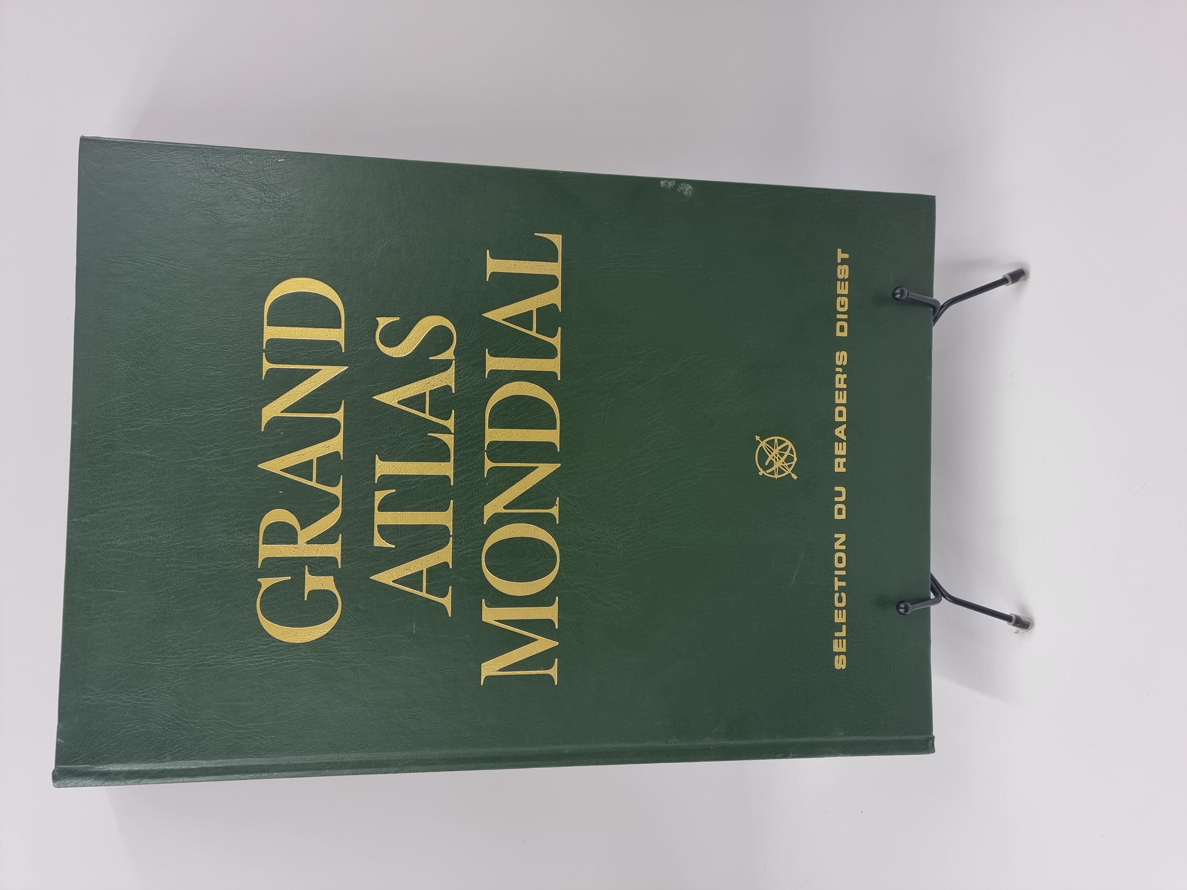 Livre encyclop�die Grand Atlas Mondial 4 Vulbens (74)