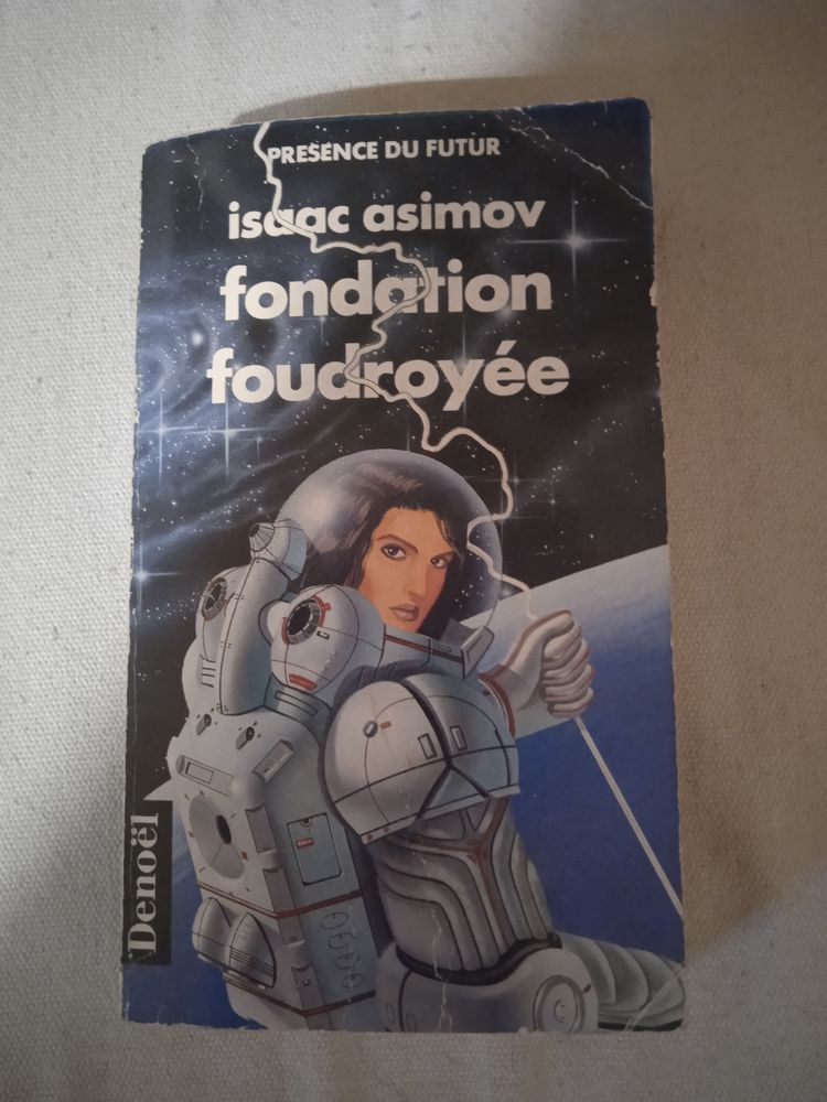Livre Fondation foudroyee
1982 15 Talange (57)
