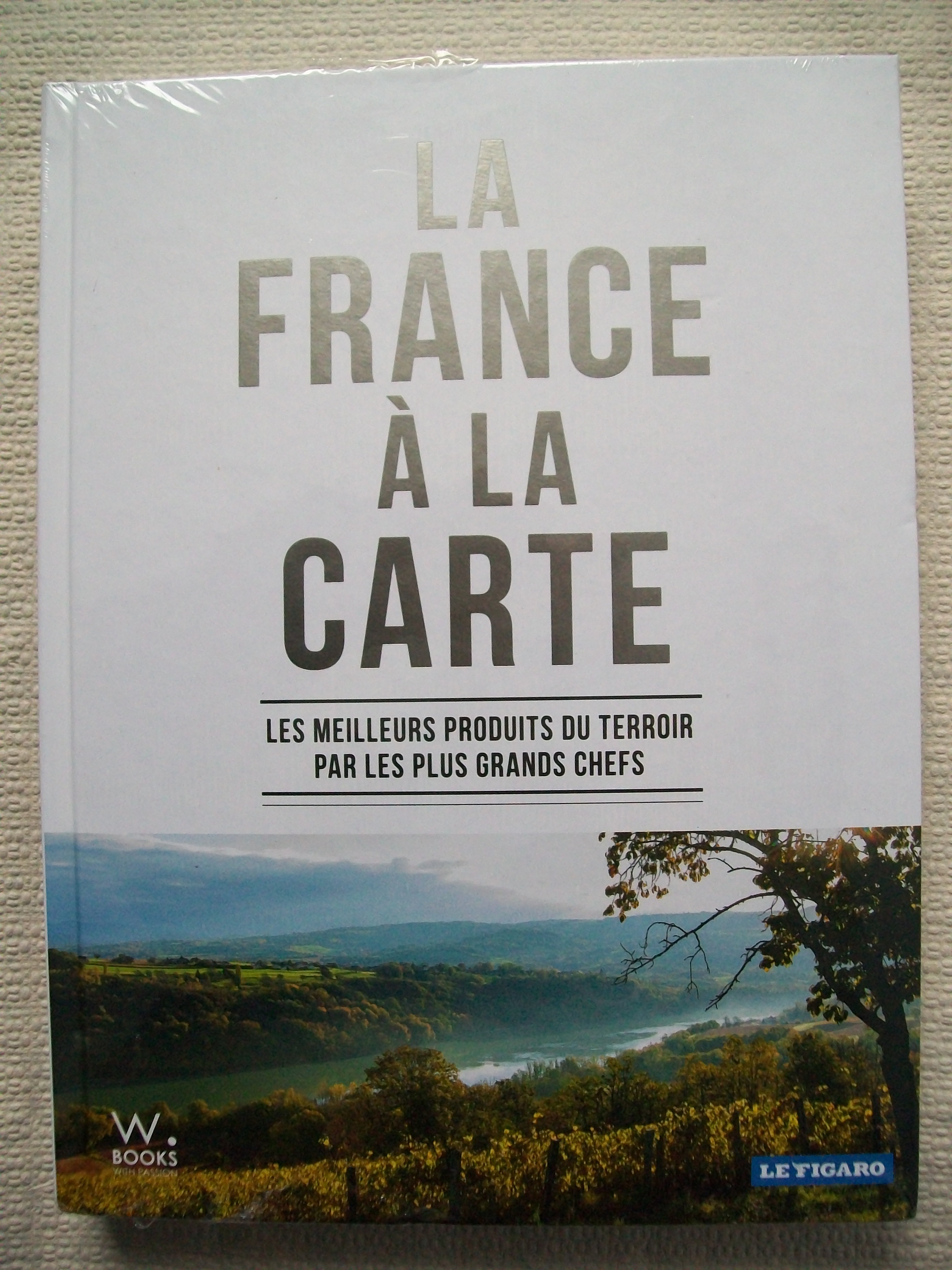 Livre   LA FRANCE A LA CARTE  , neuf 24 Reims (51)