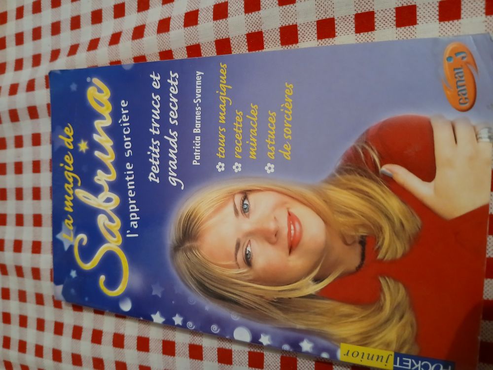 LIVRE LA MAGIE DE SABRINA
L'APPRENTIE SORCIERE
POCKET JUNIOR 3 Triel-sur-Seine (78)