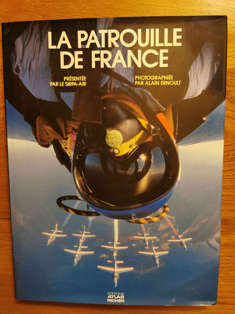Livre de  LA PATROUILLE DE FRANCE  1988
28 L'Aigle (61)