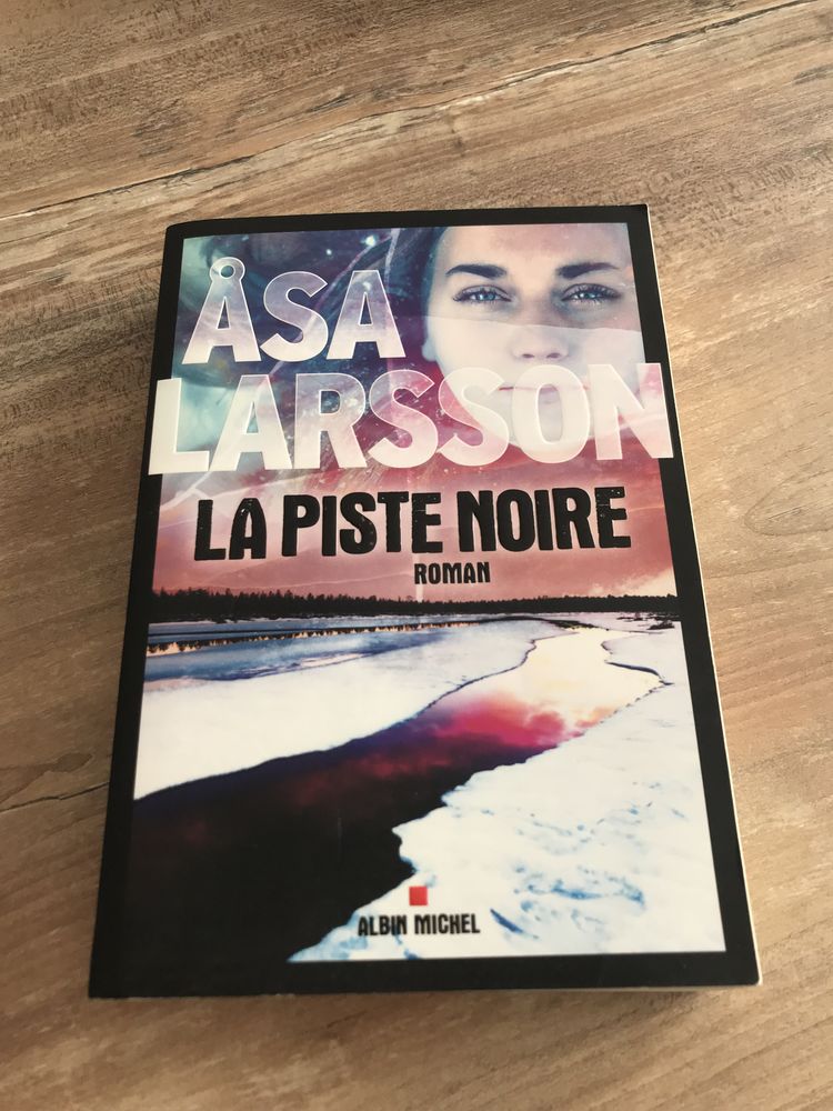 Livre   La piste noire    Asa Larson 5 Saleilles (66)