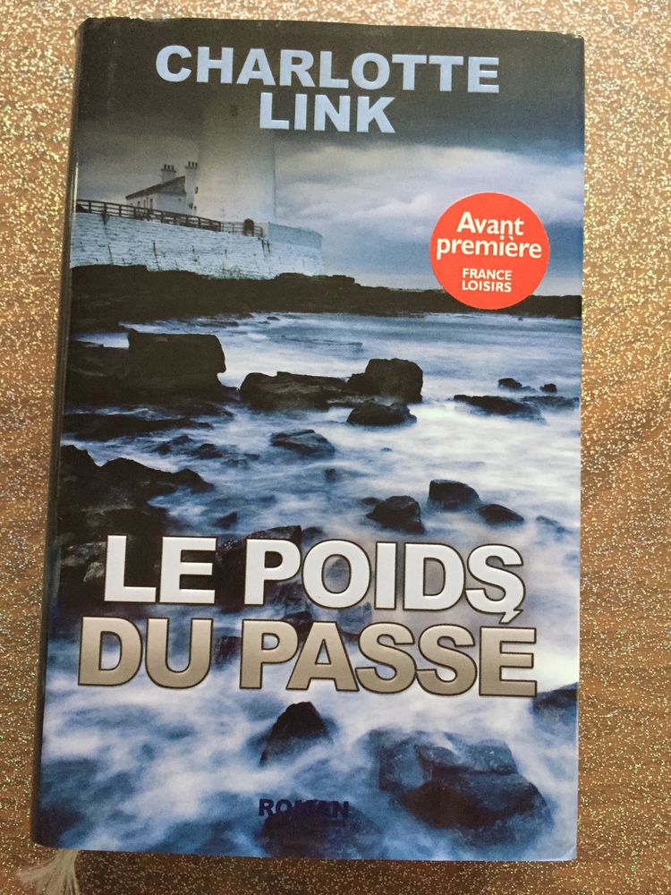 Livre Le poids du pass� 4 N�mes (30)