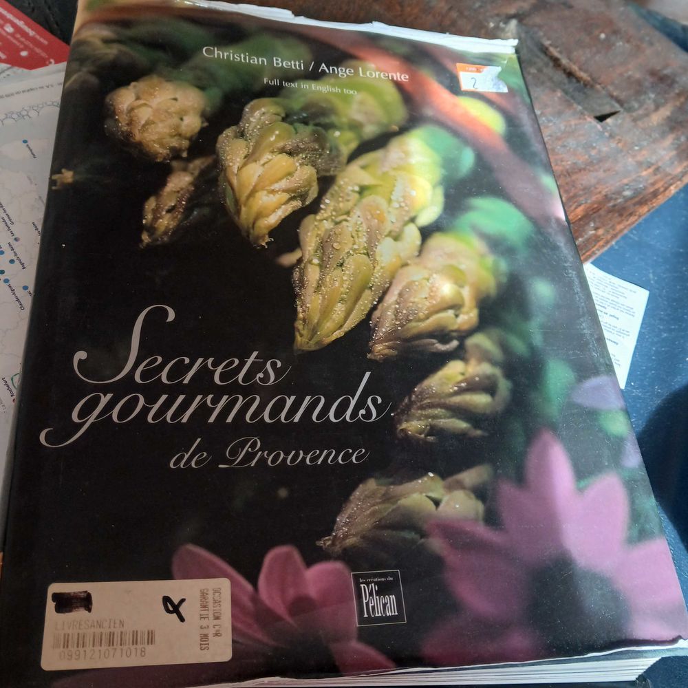 livre SECRETS GOURMANDS DE PROVENCE 40 �zanville (95)