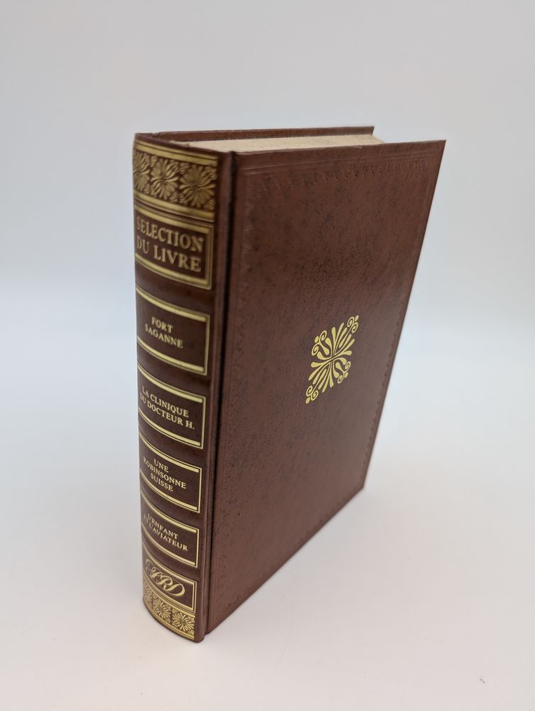 Livre S�lection du Livre : Fort Saganne / La Clinique du... 1 Vulbens (74)