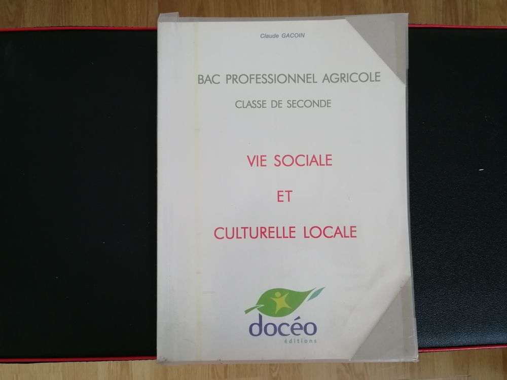 Livre Vie sociale et culturelle locale 2nd 10 Pl�uc-sur-Li� (22)
