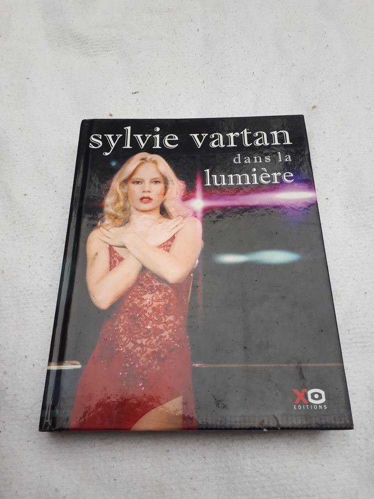 Livre Sylvie Vartan dans la lumi�re 15 Montigny-Lencoup (77)