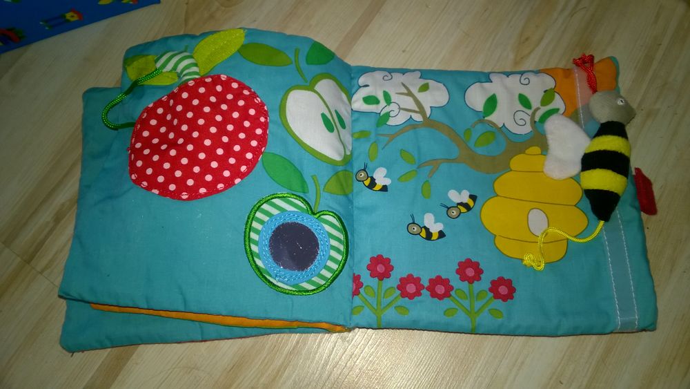 Achetez Livre En Tissu Eveil Occasion Annonce Vente A Sene 56 Wb