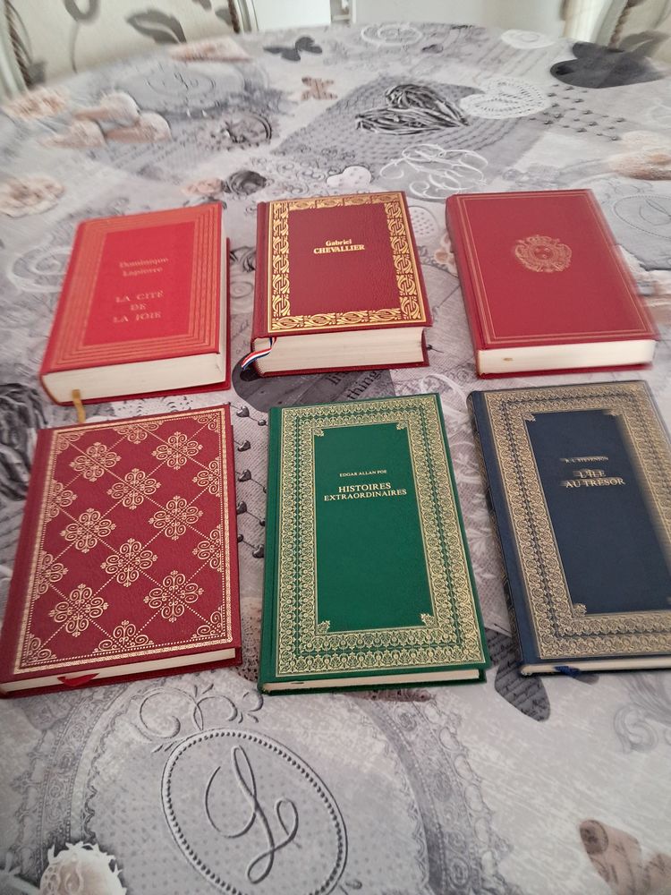 6 LIVRES ANCIENS
ETAT NEUF 10 Sanary-sur-Mer (83)
