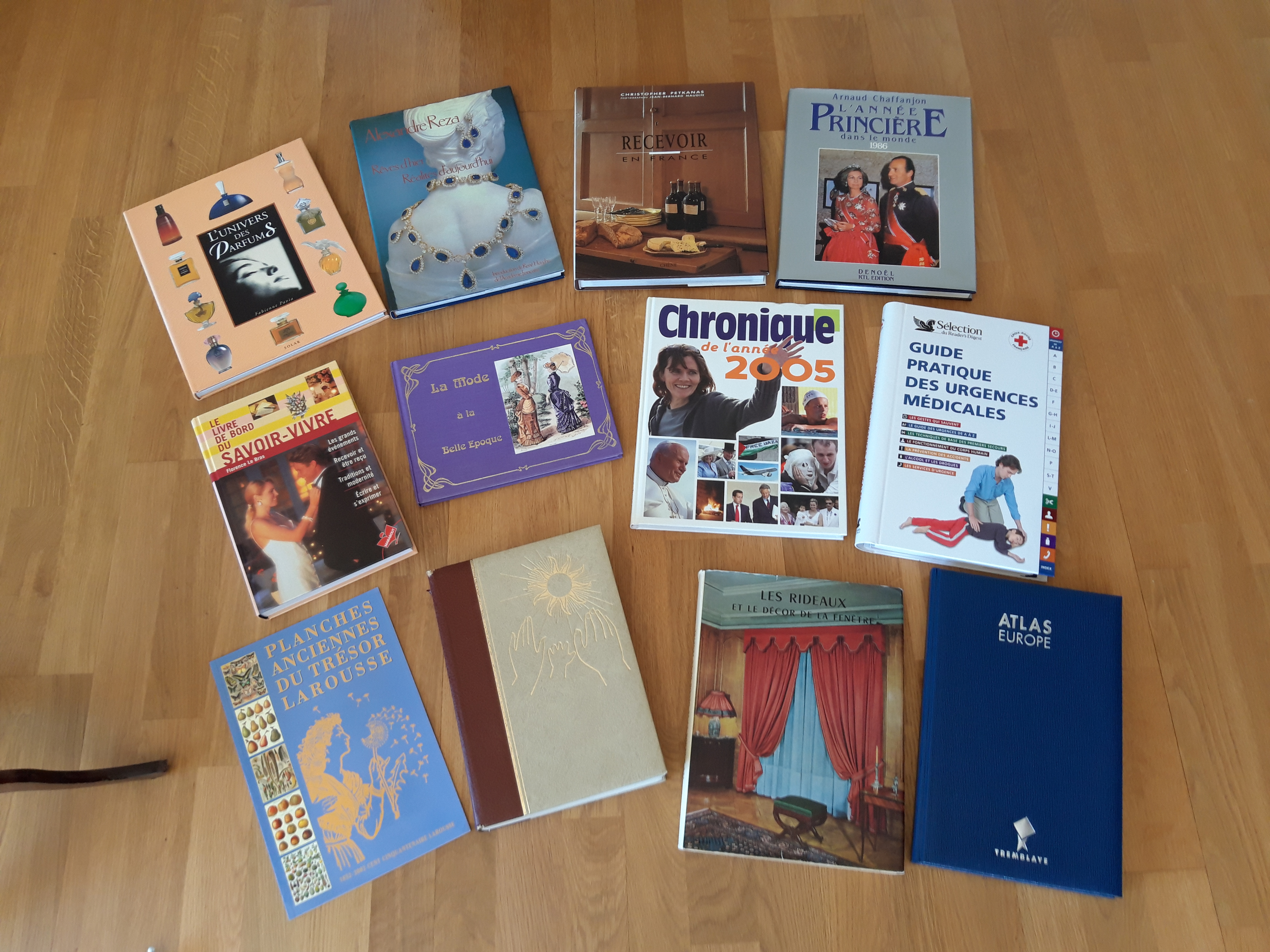 Livres : Culture, Savoir Vivre, Recevoir, Parfums,Bijoux... 6 Caen (14)