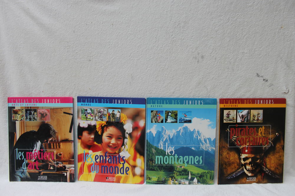4 Livres Edition Atlas des juniors 1 Montigny-Lencoup (77)