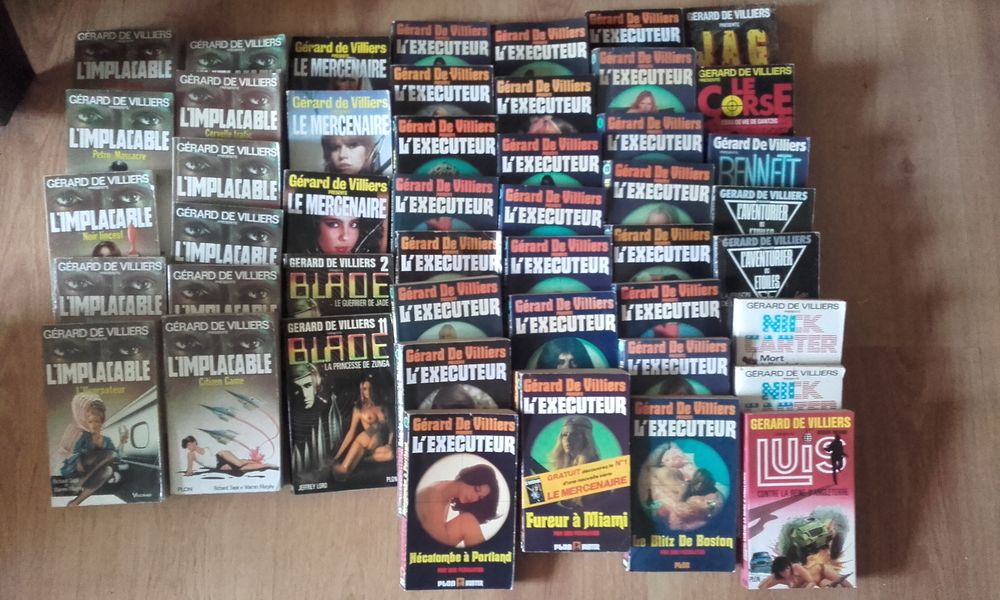 47 livres de G�rard De Villiers 20 Dinan (22)