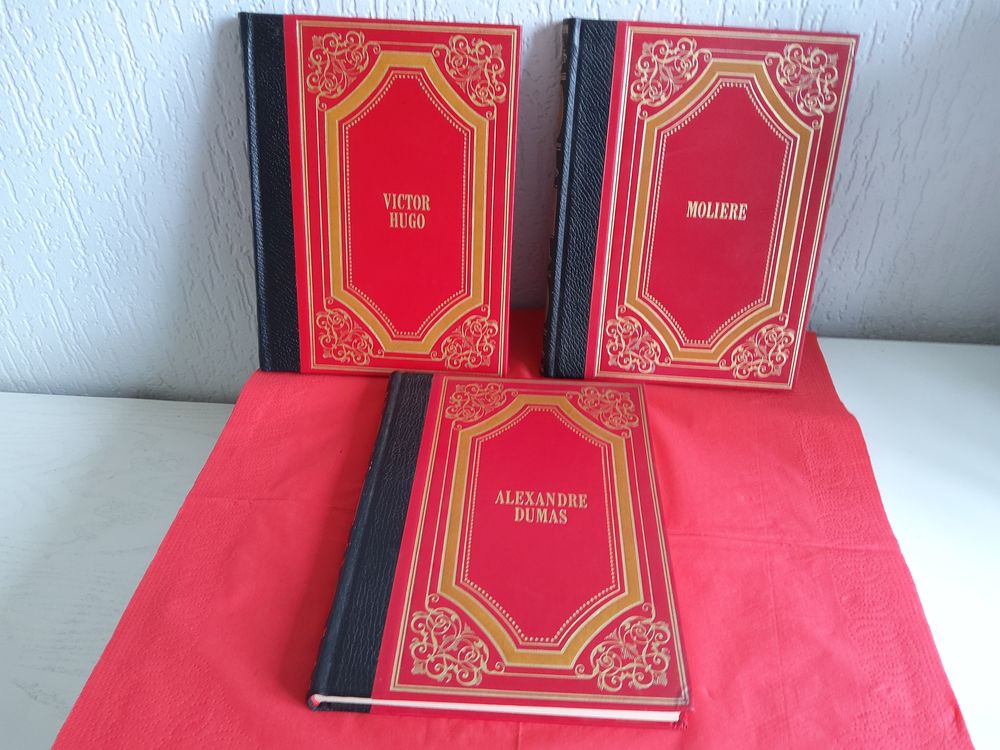 3 livres sur V.HUGO - A.DUMAS - MOLIERE 15 Saint-Etienne (42)