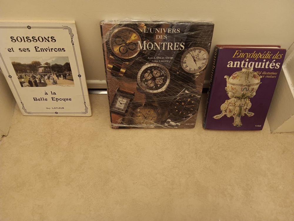 ces 3 livres.occasion.bon �tat g�n�ral. 30 Soissons (02)