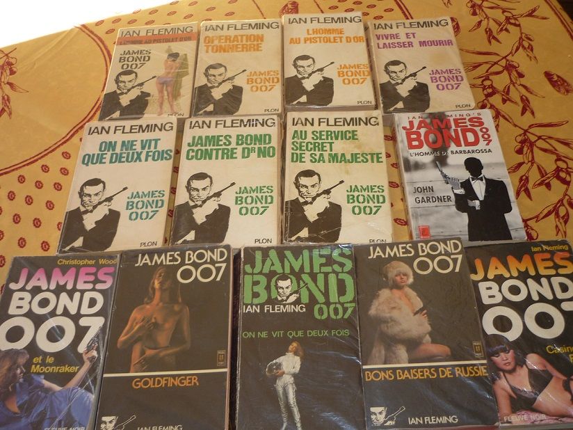 14 LIVRES DE POCHE SERIE  JAMES BOND  25 Perpignan (66)
