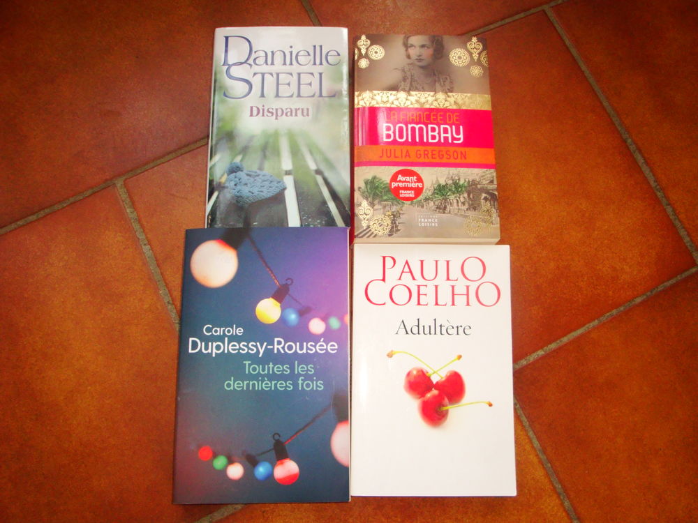 4 LIVRES Roman 12 Nimes (30)