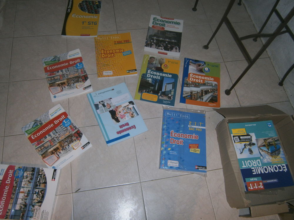 livres scolaire lyc�e pro tertiaire administration eco-droit 5 Annonay (07)
