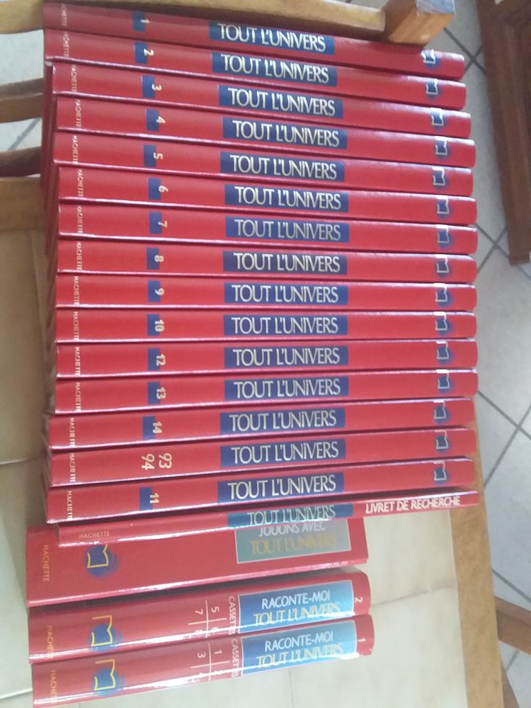 LIVRES TOUT L UNIVERS 120 La Roche-sur-Foron (74)