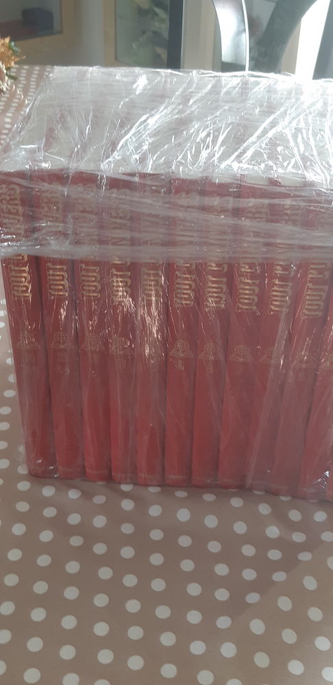 Livres TOUT L'UNIVERS Collection Hachette 60 Mionnay (01)