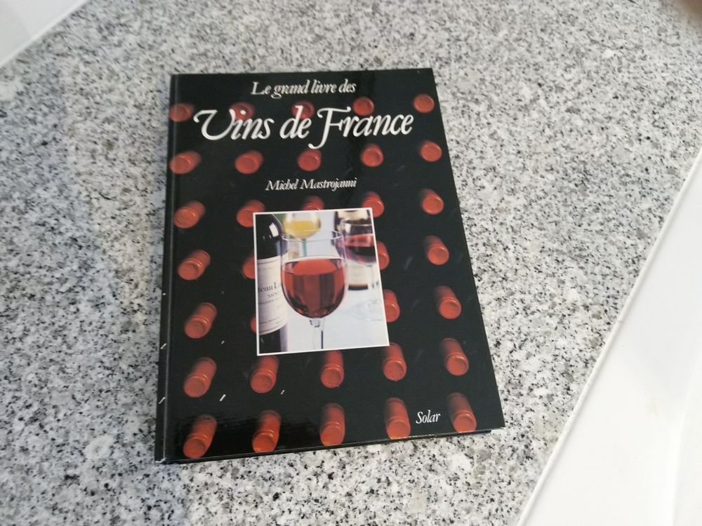 Livres  Les vins de France et d'Europe 
10 Melun (77)