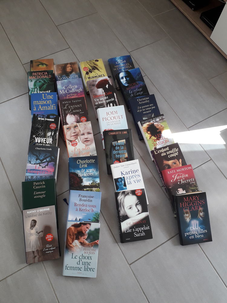 LIVRES 8 Maisons-du-Bois-Li�vremont (25)