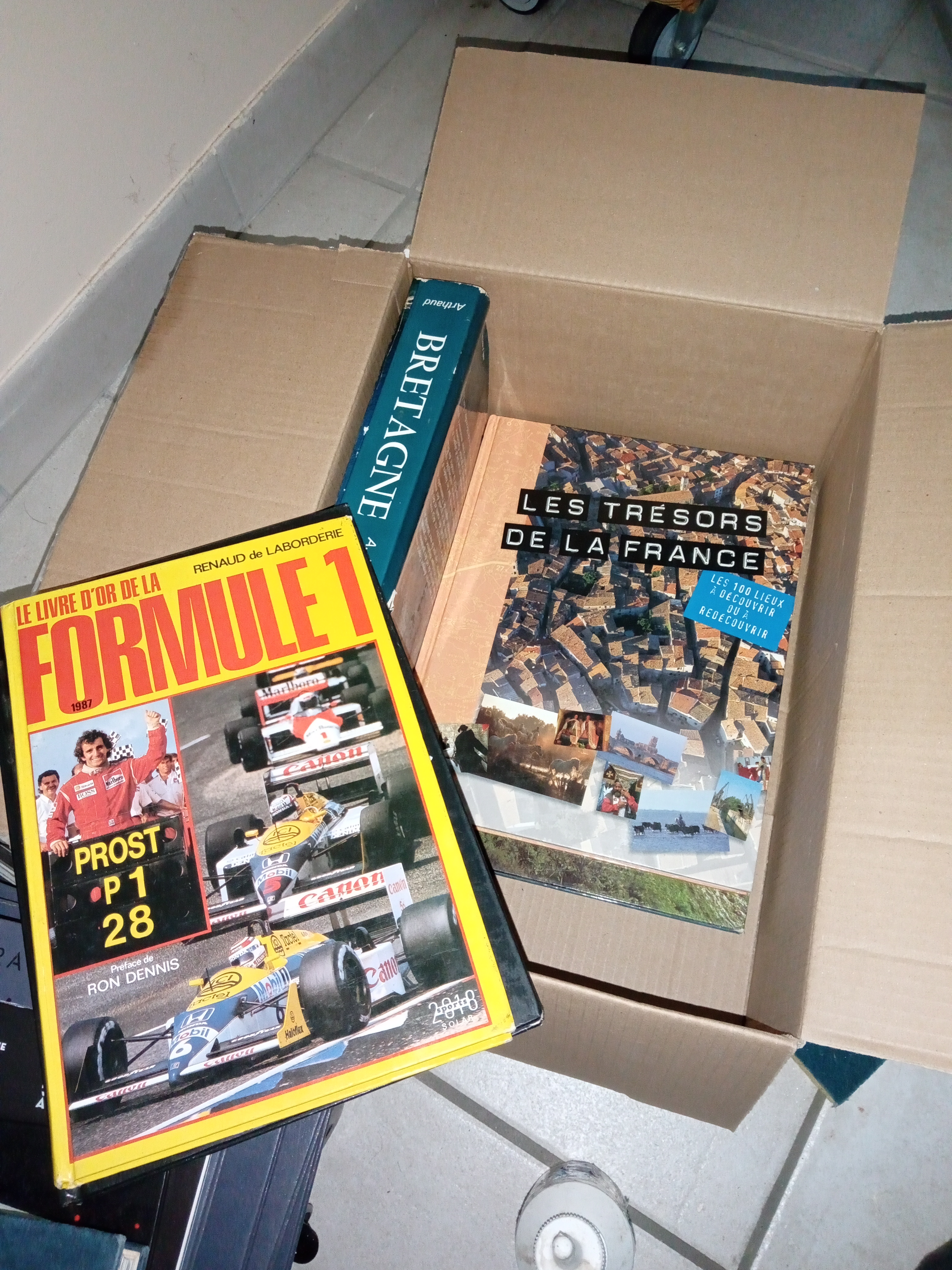 Livres 0 Saint-Marcel-de-Careiret (30)