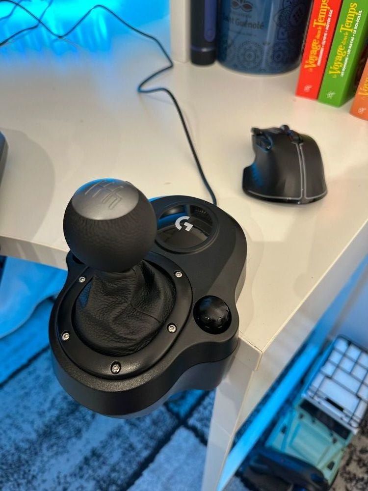 logitech G29 + boite de vitesse 210 Saint-Illiers-la-Ville (78)