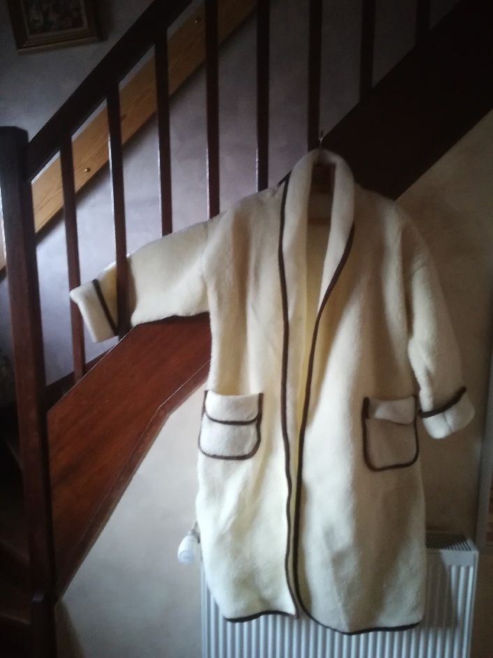 long gilet ou peignoir - jamais port� 20 Onnaing (59)