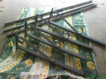 3 LONGERONS 1,70m/perfor�s/TUBE GALVA. 30x30x2 mm 58 Bormes-les-Mimosas (83)