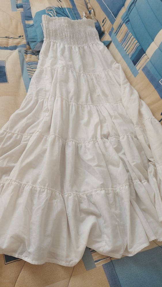 longue robe blanche Cache Cache 14 Fontenay-aux-Roses (92)