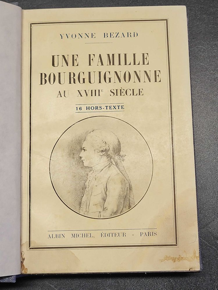 Loto de 36 livres contemporains 15 Pouilly-en-Auxois (21)