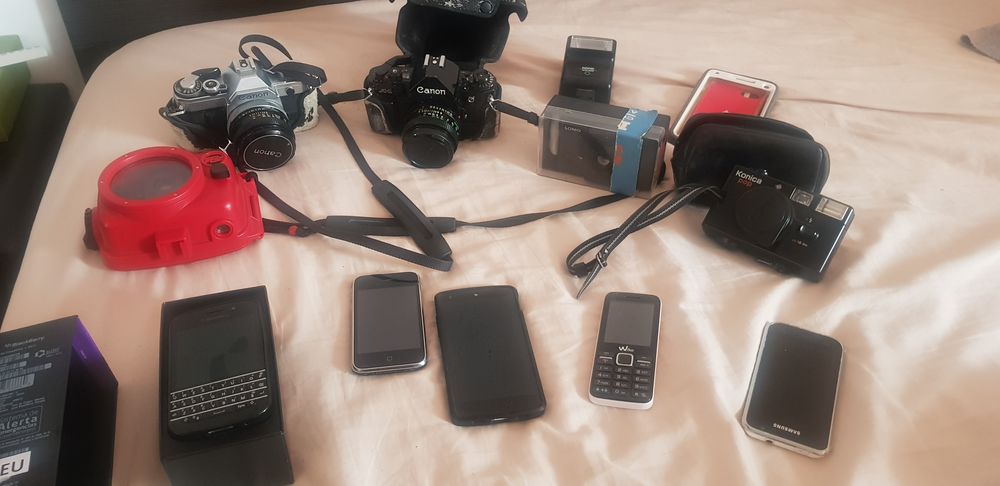 lots appareils photo et vieux t�l�phones 0 Romainville (93)
