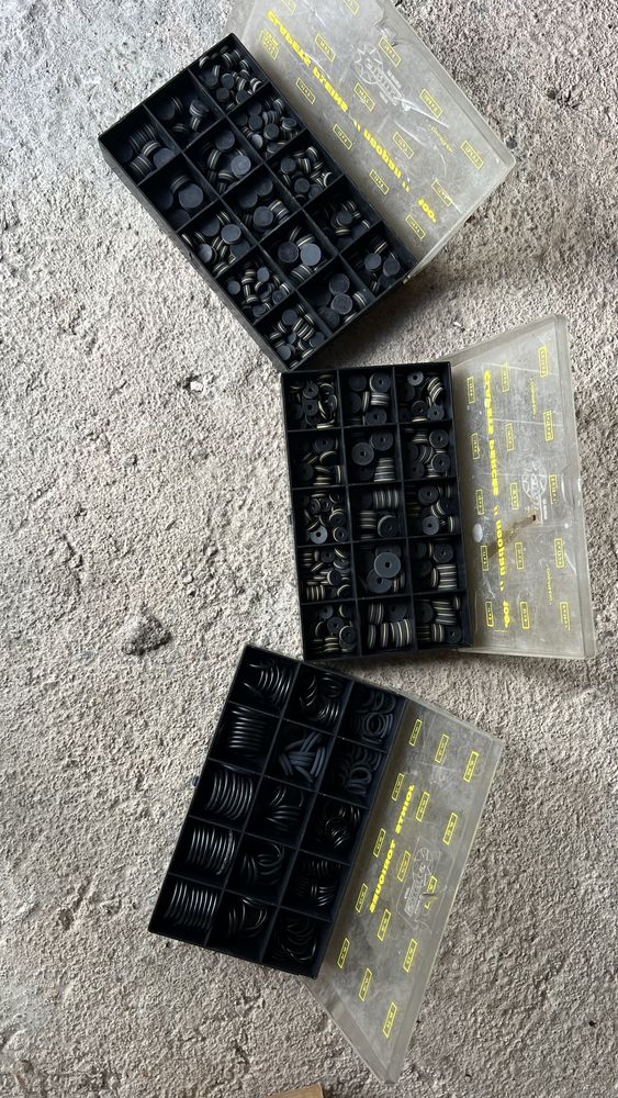 LOTS 3 BOITES JOINTS TORIQUES + CLAPETS � partir de 3 euros 3 Berric (56)