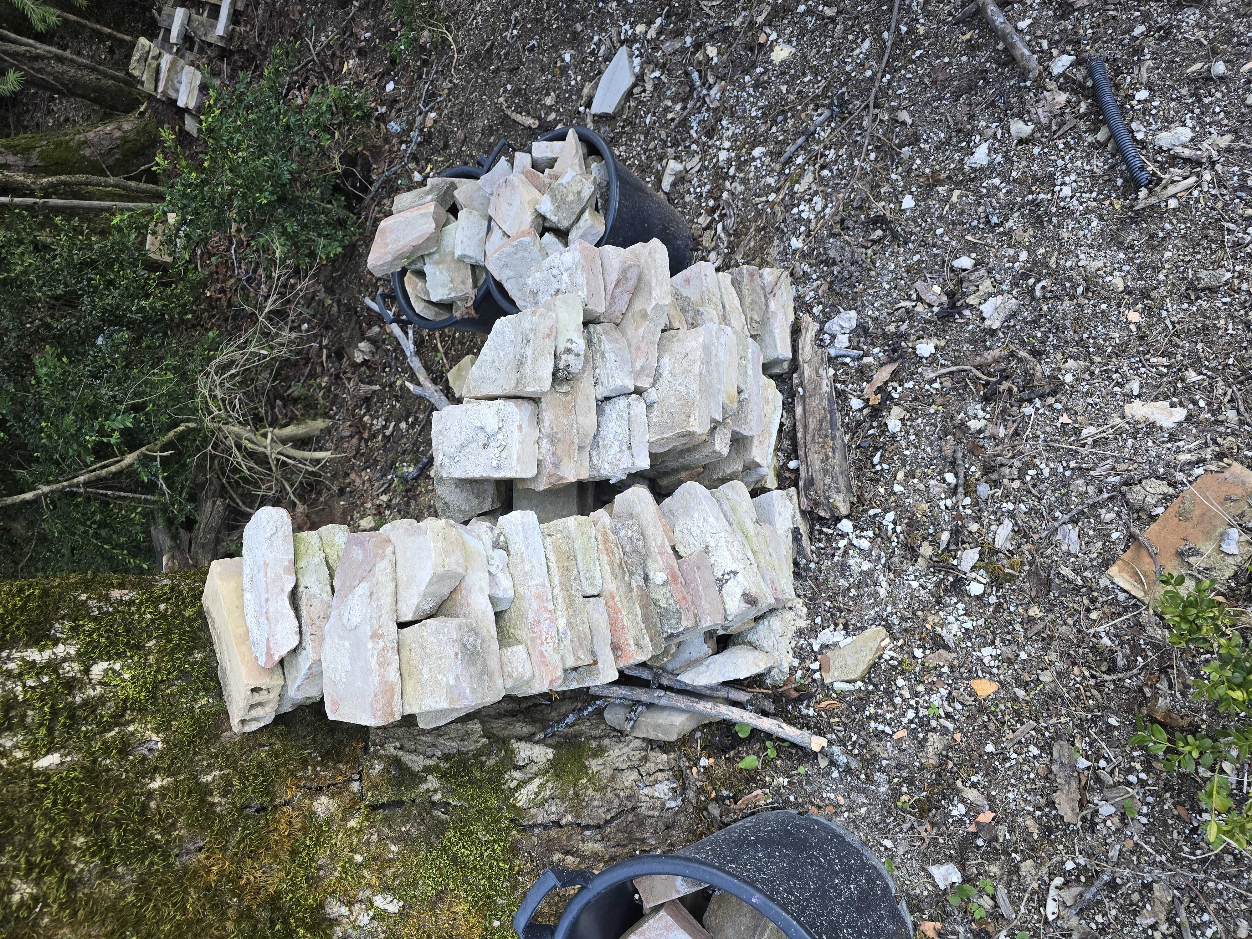 lots de brique ancienne, ebrecher ou coupe20 x 10 x 4 cm 1 Aspres-sur-Bu�ch (05)