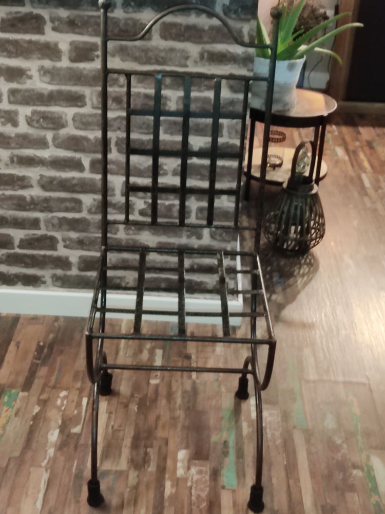 Lots de 8 chaises en fer forg� 500 Saint-Denis (97)