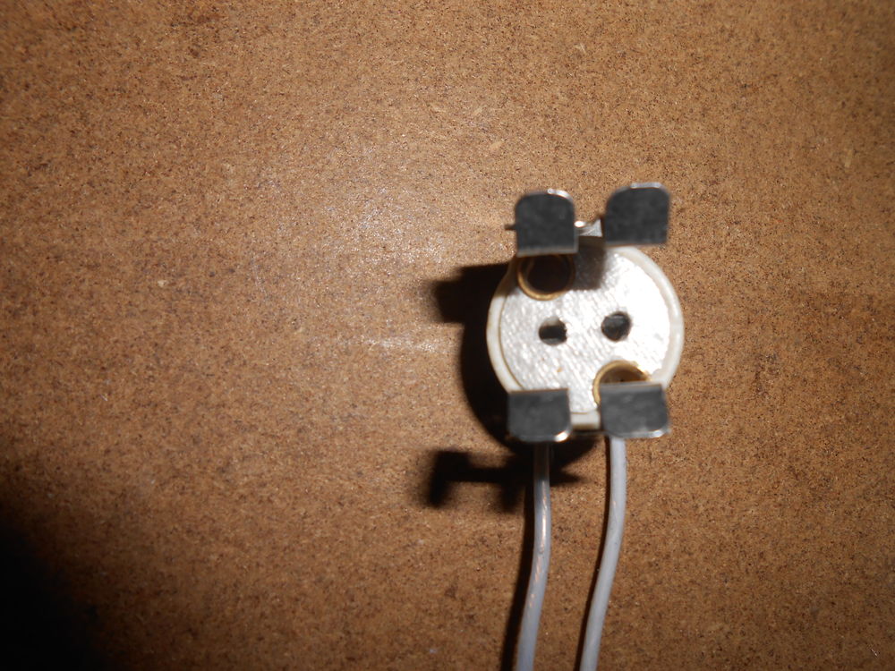 1 lots de 4 douilles GU5.3 (103) 2 Vend�me (41)